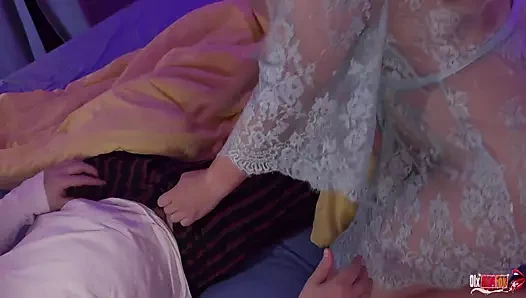 Üvey annemin ağzına büyük boşalma (bölüm 2 sezon 1)