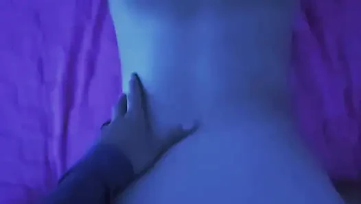 Seksi orta yaşlı seksi kadın sakso çekiyor ve domalıyor