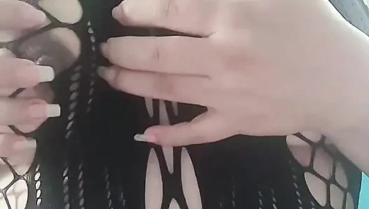 Bak nasıl benimle oynuyorum, senin için okşuyorum