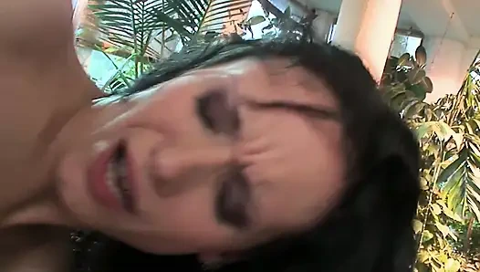 Anal keşif sahnesi-4 sıska esmer Lisa götten sikilmek istiyor