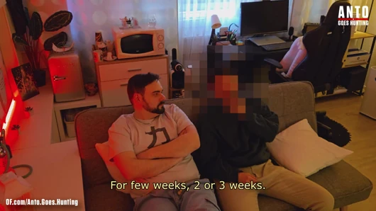 Hetero en iyi arkadaşım Mert beni davet ediyor ve birbirimizi emdikten sonra ilk kez sikilmeyi istiyor