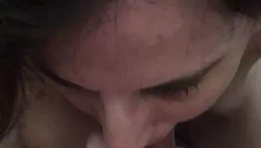 Kız arkadaşım yarağımı emiyor