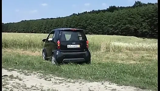 Araba dışarıdayken ve sonra tavşan gibi sikişmek