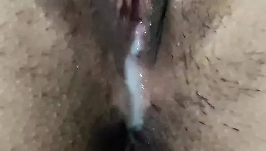 Putita no se aguanta las ganas de tocarse