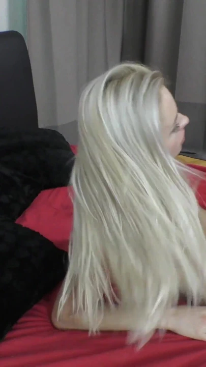 Muhteşem Angelika Grays ilk kez fışkırtıyor ve anal dölleniyor!