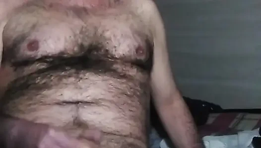 Edepsiz bir arkadaşım büyük götümü istiyor. Sert mastürbasyon yapıyorum, çok azgınım
