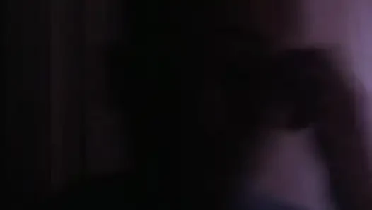 Dişlerimi fırçalıyorum
