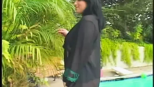 Güzel esmer sürtük milf ile büyük tam memeler gets bir güzel sert göt kahrolası