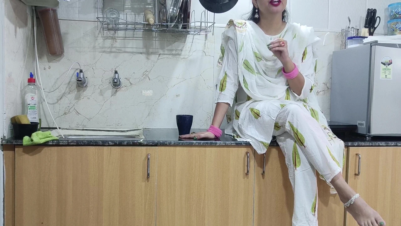 Horny Stepmom Saara fucks stepson’s big cock instead of working out