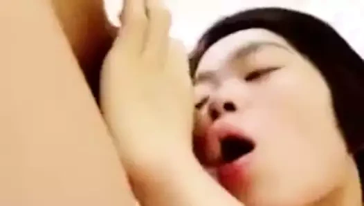 iki Asya ladyboys zevk bir iyi oral seks kadar o boşalan