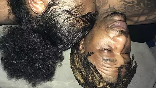 Yeni bir fetişim var... Kahretsin bu meme ucu oyunu iyi hissettiriyor