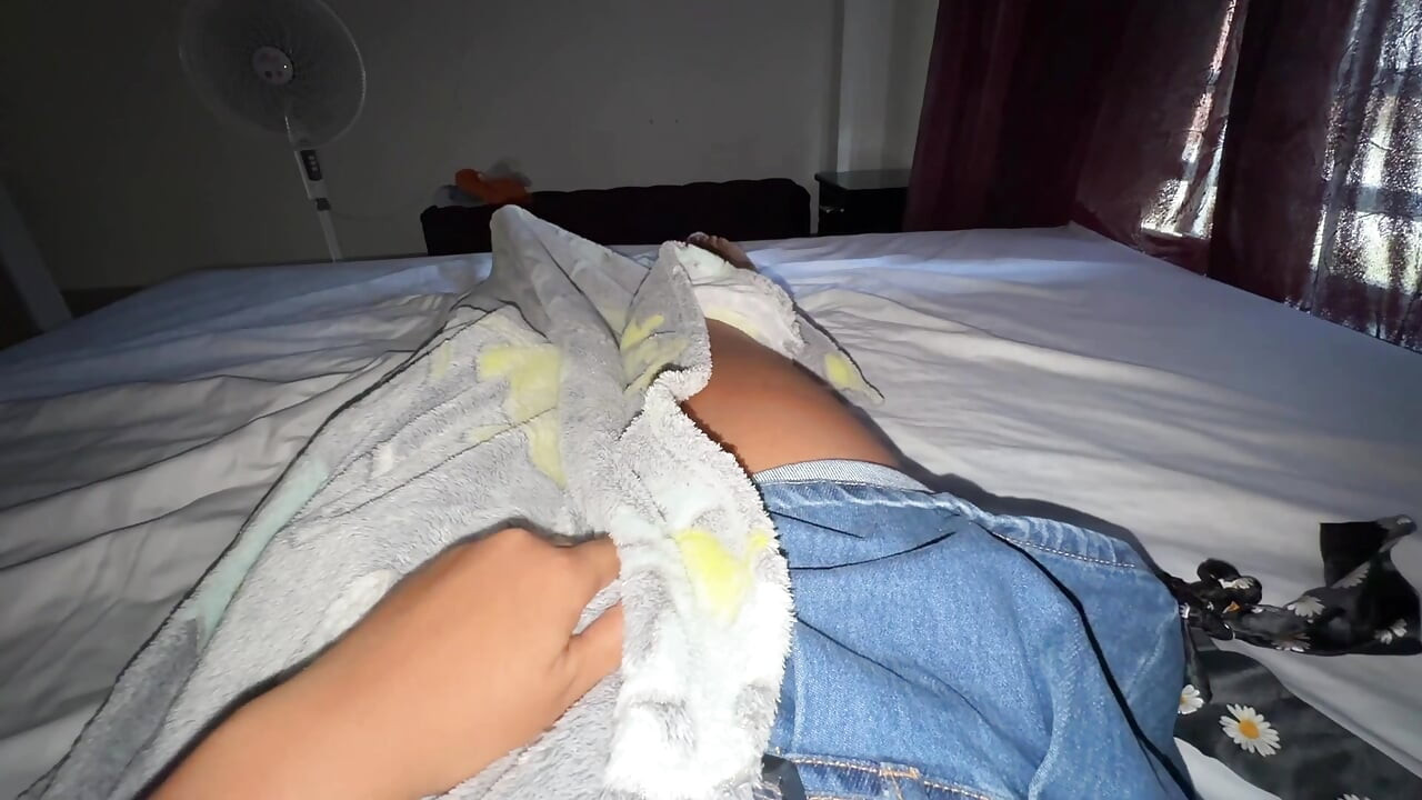 GUYS, I'VE COME FROM A VERY HOT PARTY BECAUSE I WORE A SKIRT AND EVERYONE WAS LOOKING AT MY ASS