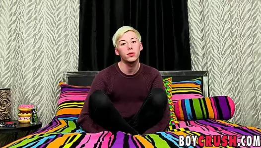 lezzetli genç gay boşalan süre reshaping göt ile dildo