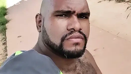 Sokakta ve çıplak olmak