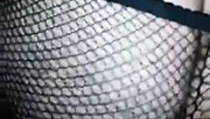 Korkak oğlan binicilik dev yapay penis