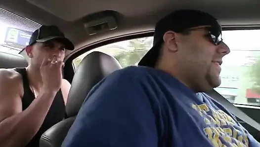 Seksi vücutlu sarışın genç kız ıslak amından sikiliyor