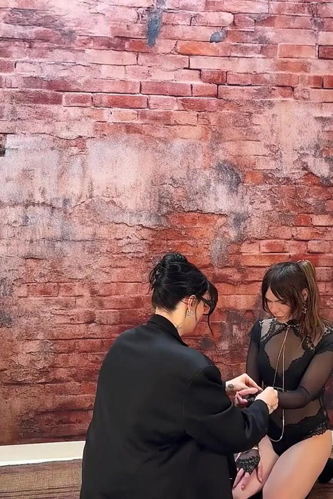 Kadın kılıklının aklında neler oluyor