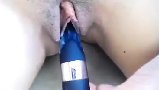 Üniversiteli kız amcığını çok yakın gösteriyor!