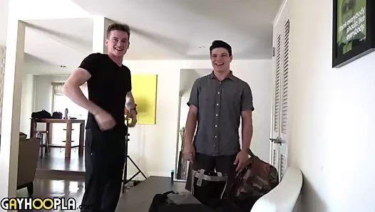 Büyük kalın yarak dirk diggler büyük götü sikiyor 18 yaşındaki göt