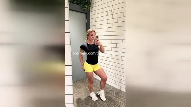 Tiktok bebek gibi kızın amcığı yanlışlıkla viral oluyor