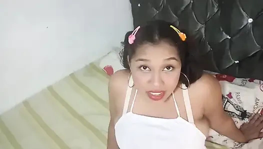 Büyük götlü genç latin sonunda boşalma ile sikiliyor