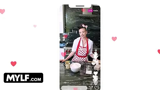 Sadık tradwife Alison Rey kocasına akla gelebilecek her şekilde hizmet ediyor