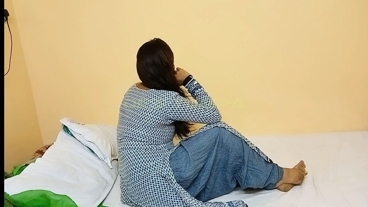Bir otel odasında yeni azgın komşuyu beceriyorum - bangla'da porno -desi tumpa