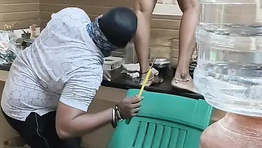 Bölüm 1 şanslı tesisatçı ve şanssız hizmetçi