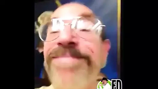 Samanath, ed'in horozunu kedinin içinde alır