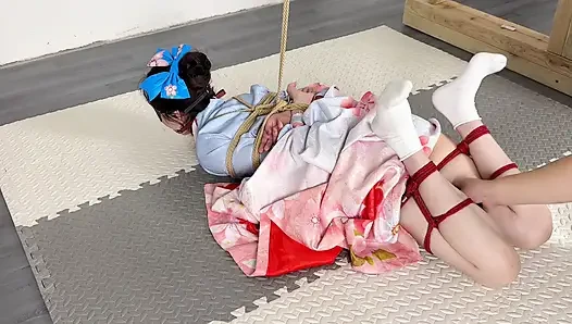 Güneşli bir günde kimono giymenin doruk versiyonu