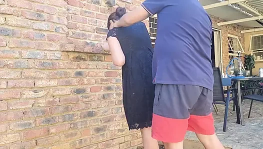 Komşumun karısını işteyken sikiyorum