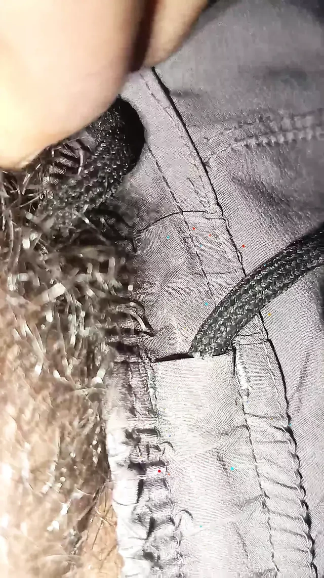 Eşcinsel oğlan soyunma odasında mastürbasyon videosu