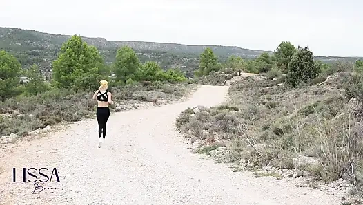 Bir yabancıyla yoga rutini