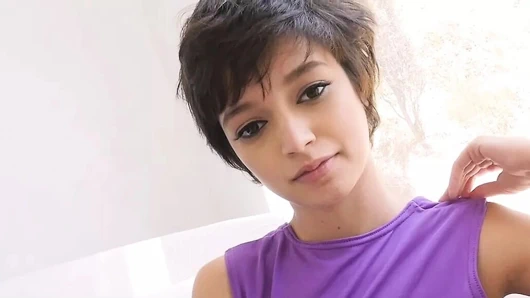 Abla beni seviyor - heteroseksüel genç üvey kız kardeşler, ebeveynleri evde değilken kıza kıza sahip oluyorlar