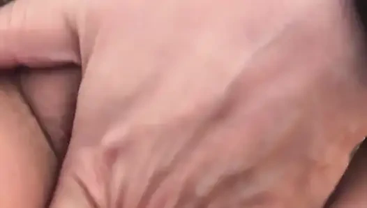 Üvey baba için boşalıyor