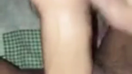 İri güzel kadın dildoyla sikişiyor 2