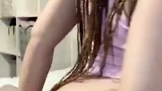 tatlı siyah bebeğim gösterme ve kıpır kıpır göt