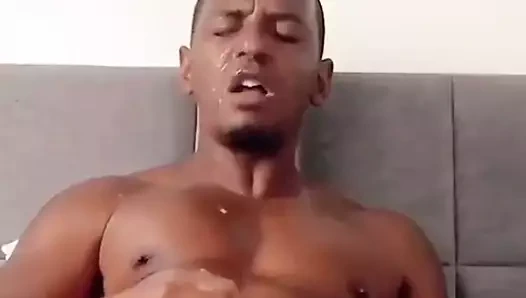 Şaşırtıcı öz yüz cumshot