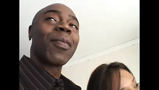 Şehvetli Bir Genç Jasmine Byrne İçin İki Büyük Siyah Horoz