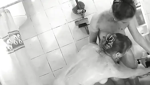 İki kadın. Kız kıza. Sarışın ve esmer. Seks, porno ve aşk - en büyük zevk