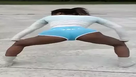 Sıcak abanoz kız twerk sen irade boşalmak - ebonyfuckfinder.com