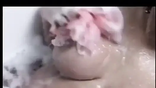 Güzel Asya mastürbasyon yapan amcık dildo sikiliyor