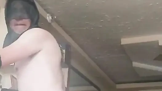 Her Ziyarete Geldiğinde Bu Kocaman Penisi Izlemeyi Çok Seviyorum