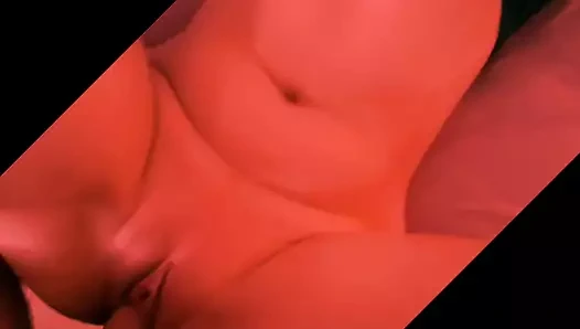 Mastürbasyondan sonra boşalana kadar beni sikiyor