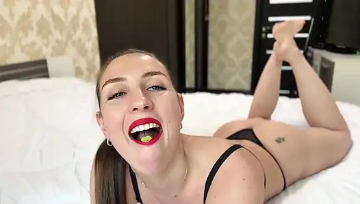 Sheer iç çamaşırı, duman ve vücut tacizi... Daha Fazlasını İstiyorsun