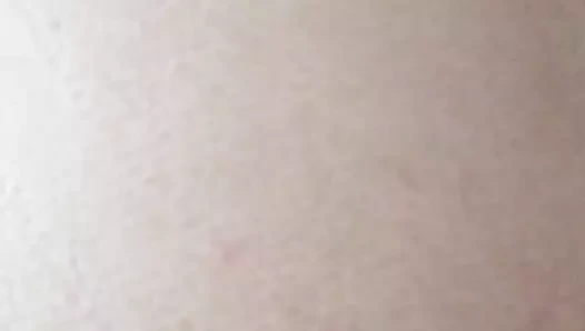 Güzel ateşli kız arkadaş götünü emiyor ve anal seks yapmayı kabul ediyor