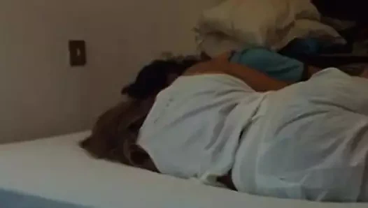 Evde en iyi saksosunu çekiyor