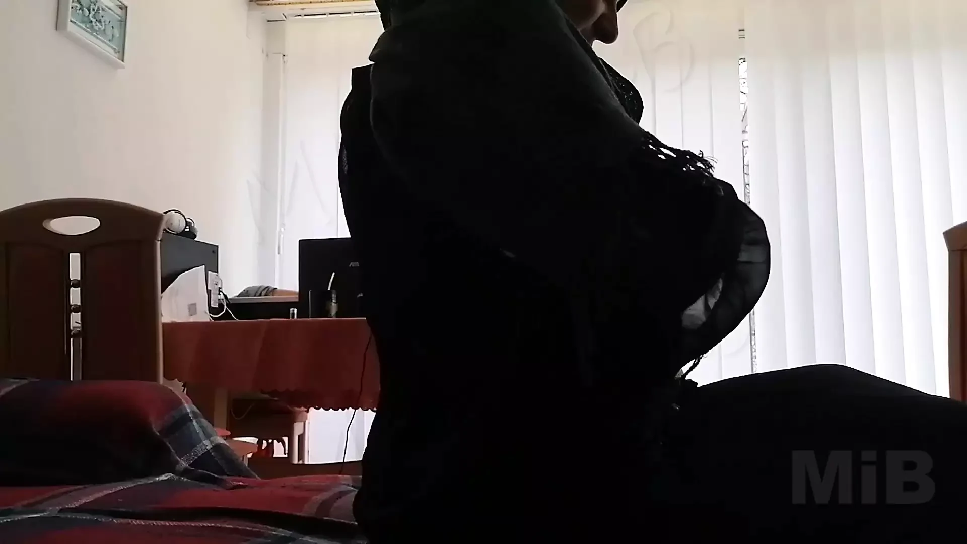 arab girlfriend came to fuck again