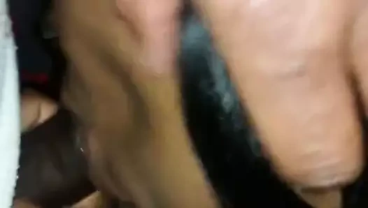 Başlarken benim çük emmek tarafından bir seksi siyah kaltak