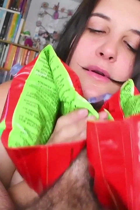 Üvey kız kardeş şişme kanatlarını sikiyor seni cezalandırıyor - bunny looner